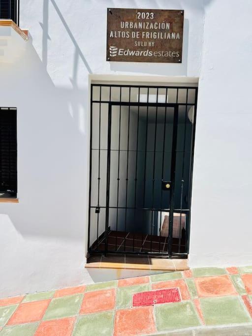 Atico Con Increibles Vistas A Las Montanas Y Mar Frigiliana Exterior foto