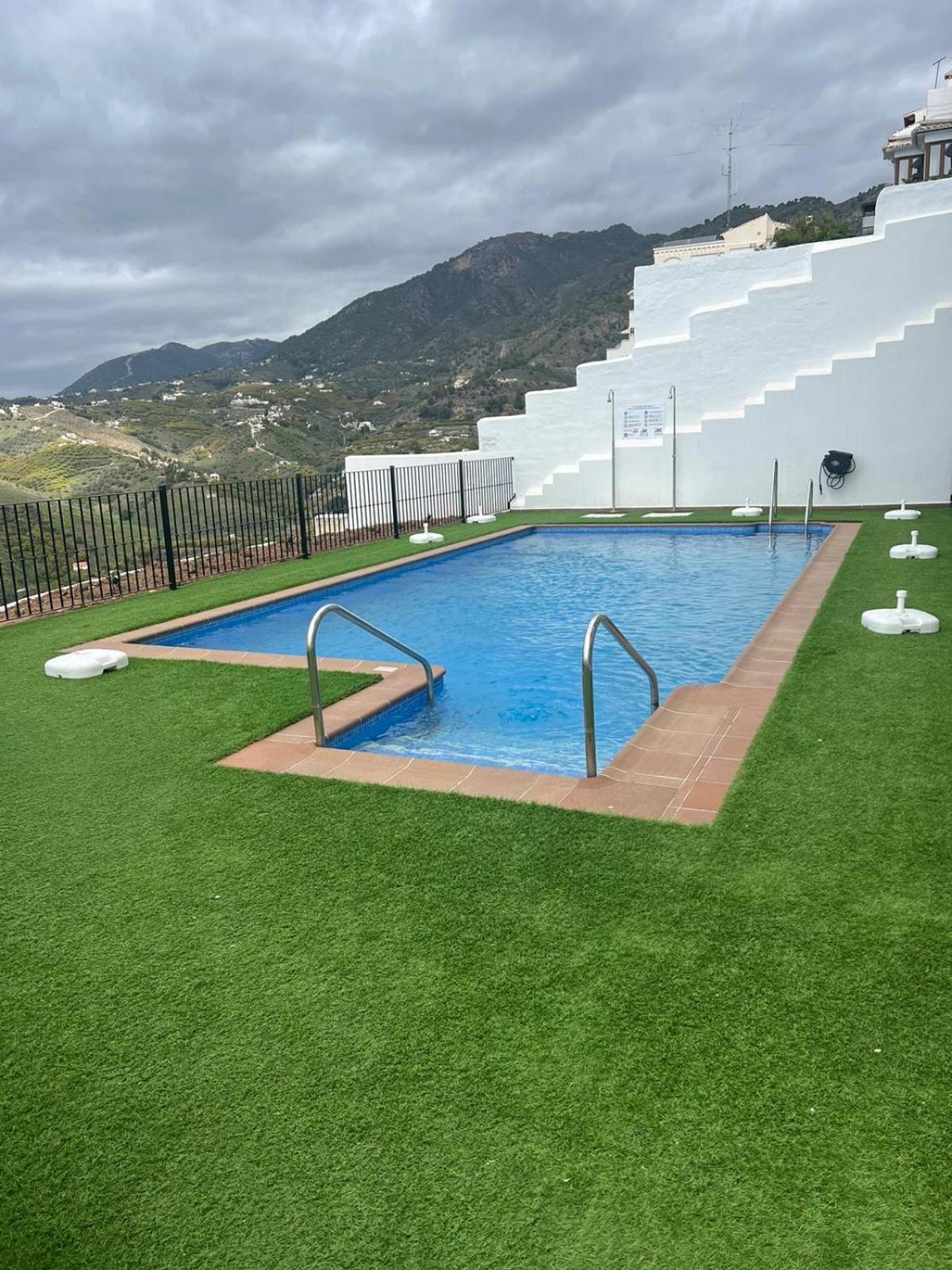 Atico Con Increibles Vistas A Las Montanas Y Mar Frigiliana Exterior foto